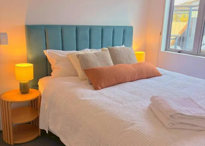 Wanaka 2Br, Spa & Sauna, Walk To Town 아파트 와나카